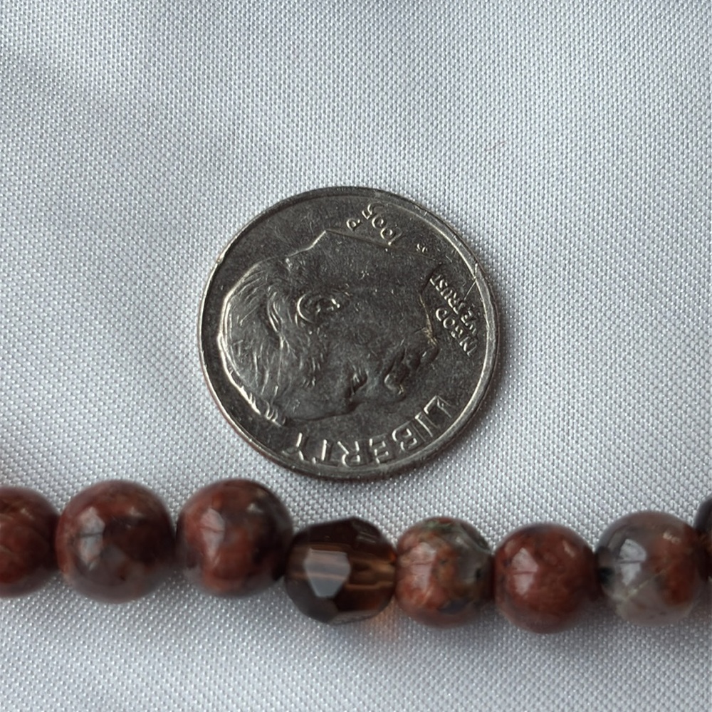 Brown gemstone and glass bead necklace. - Picture 4 of 5